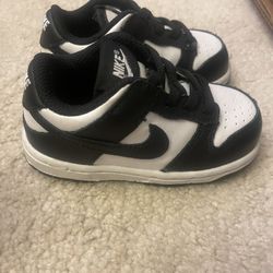 LIKE NEW Nike Dunk Panda 6c Toddler Shoes