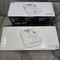 2 Gemini LCDJ CD player/DJ turntable