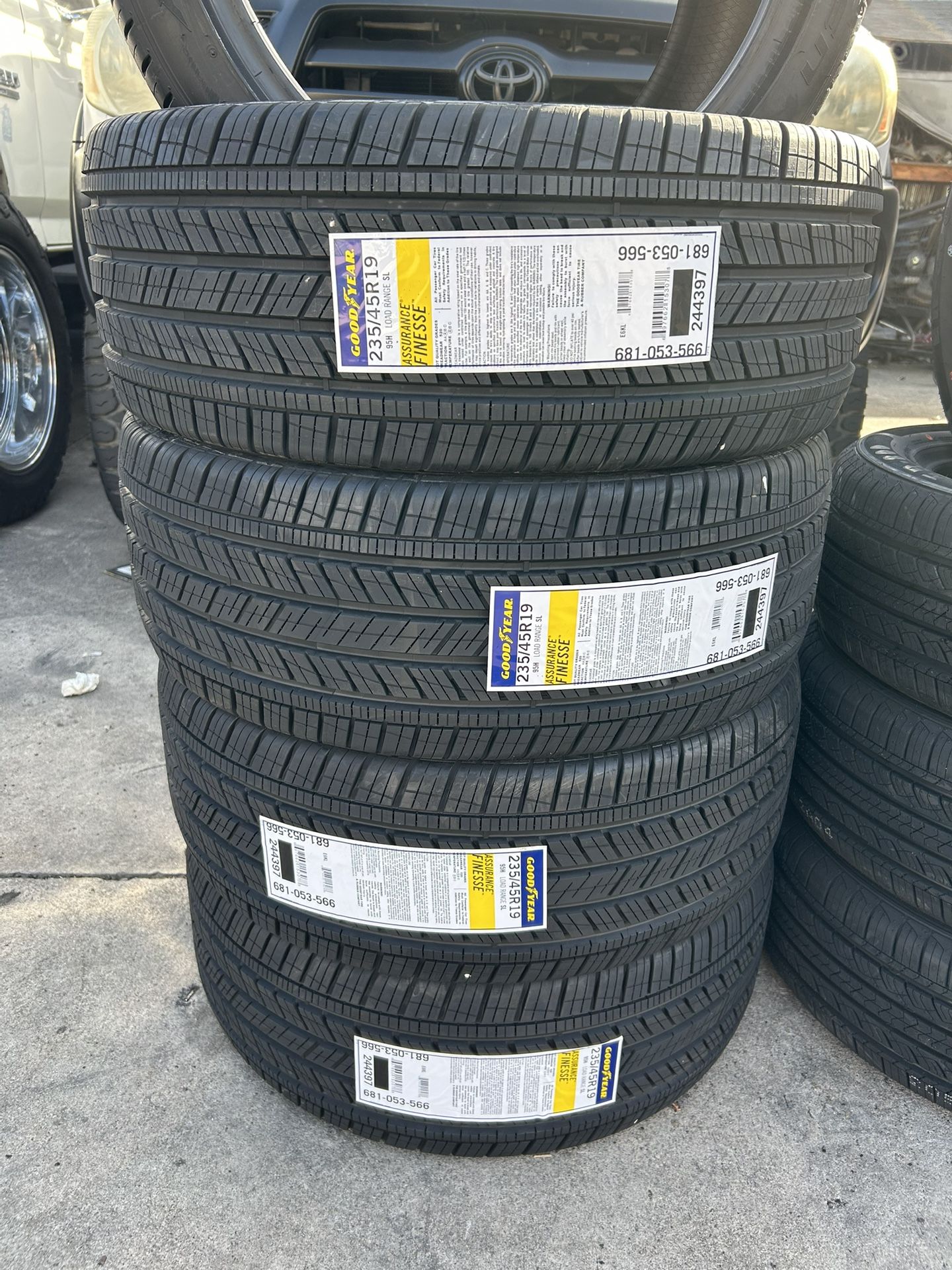 MICHELIN ASSURANCE FINESSE 235/45R19 Price$132 Each