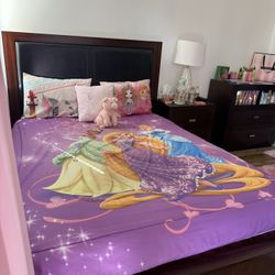 Queen 4-Piece Bedroom Set with Mattress – Bed, Nightstand, Chest & Dresser with Mirror