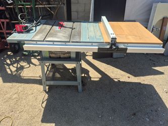 DELTA // 10" CONTRACTOR'S TABLE SAW