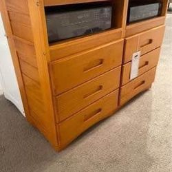 New Entertainment Center, Floor Model