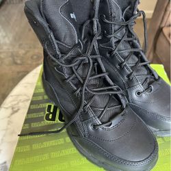 Men’s 7.5 black interceptor force boots