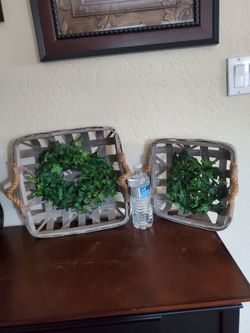Decor 2 basket with wreath