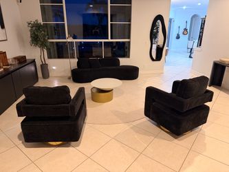 Selling complete living room set – like new / excellent condition