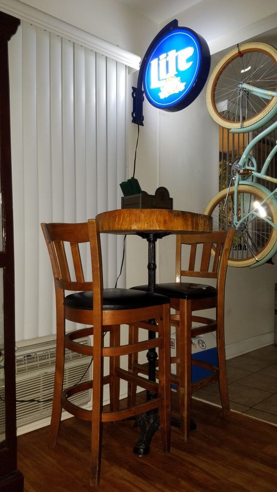 Miller lite pub light pub table and Mcpub chairs