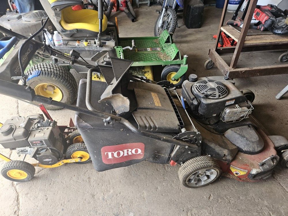 30" Self Propelled TORO Lawn Mower 