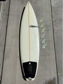 Custom T. Patterson Shortboard 6’1” + 2 Sets of FCS 1 Fins Included