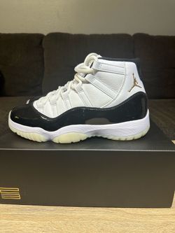 Air Jordan 11 Gratitude Size 8.5 Mens