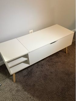 Very Nice TV Stand with Pull out Shelf and Storage Bins