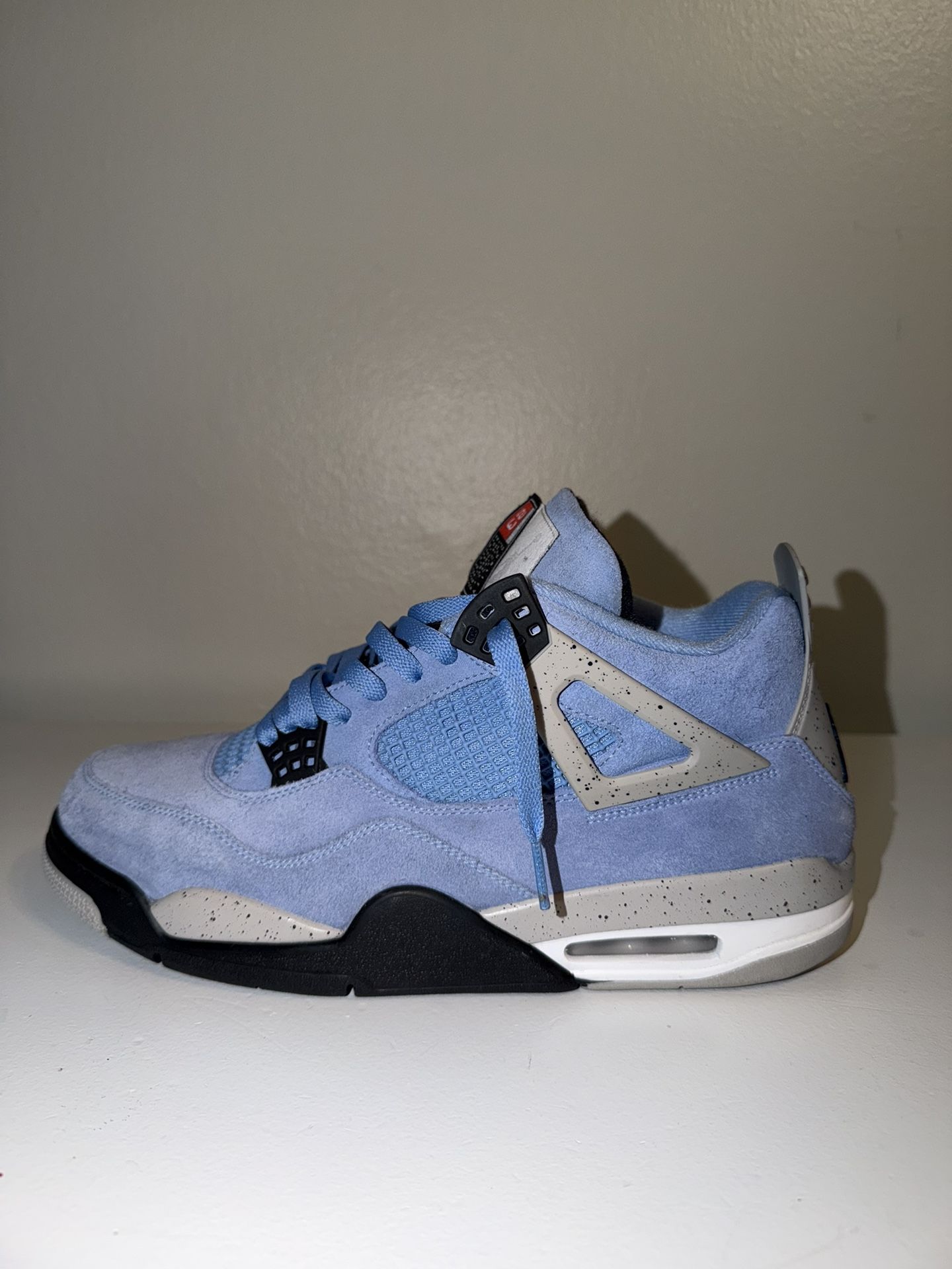 Jordan 4s University Blue 