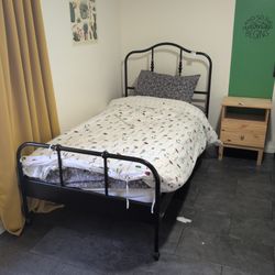 Twin Bed 