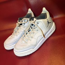 Nike Air Jordan Courtside 23 AR1002-002 size 4.5Y