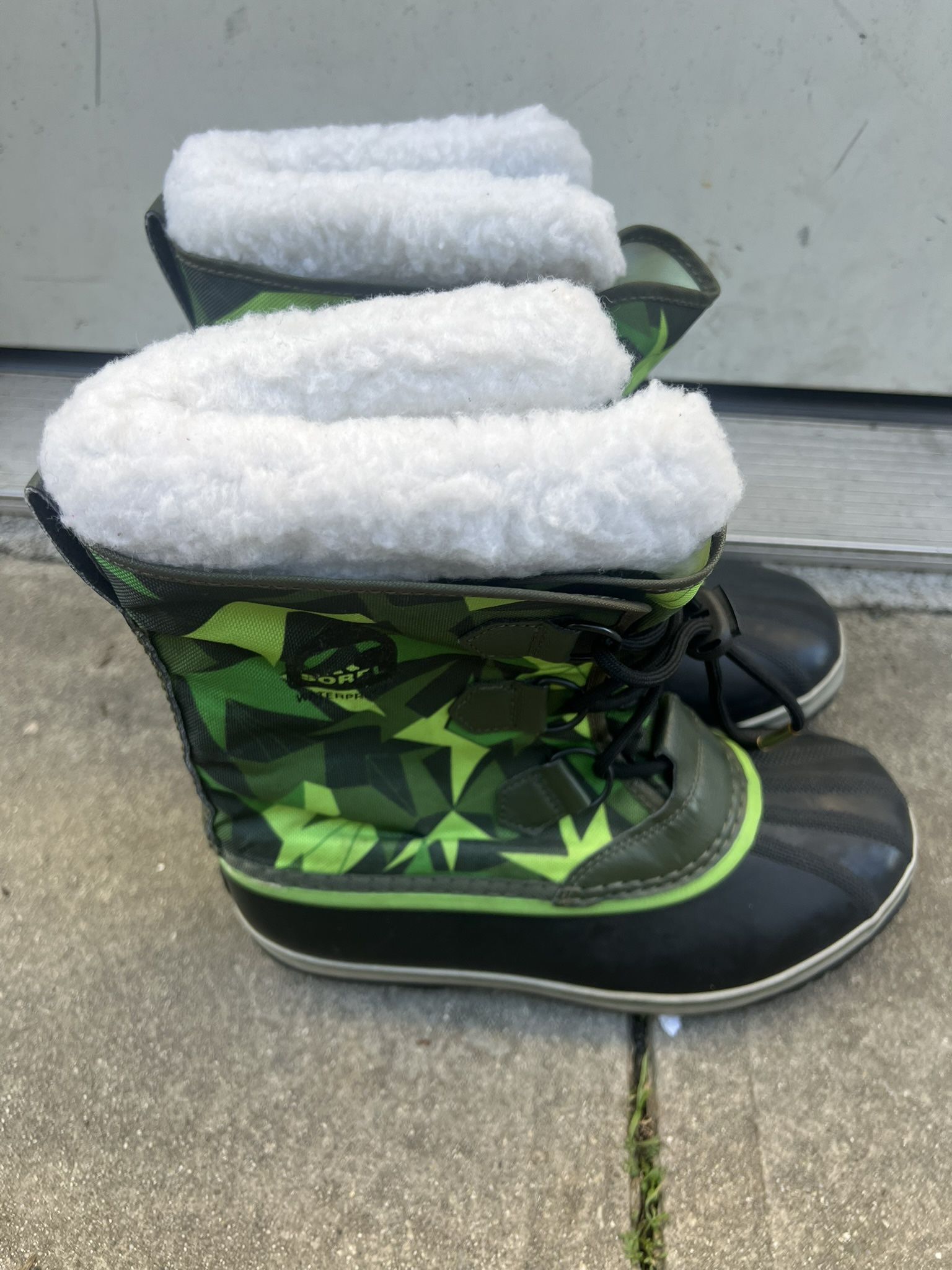 SOREL SNOW BOOTS SIZE 7