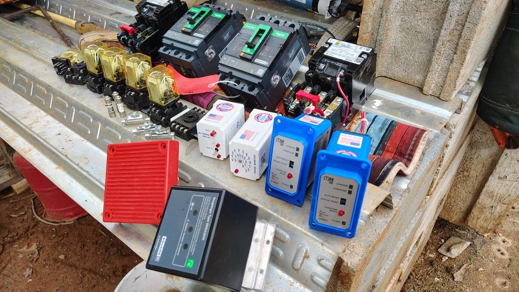 PowerPacT HD 060 Two Of Those Some Relays ,Surgelogic Type SDSS3650, PMR2,CONTROL SWITCH , ELECTRICIAN HARDWARE