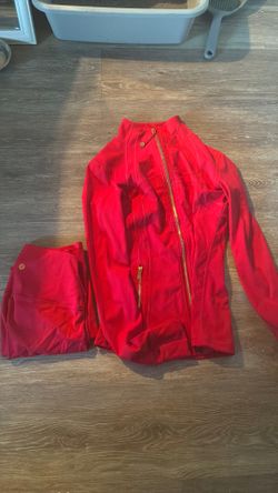 Lululemon set red and gold size 4
