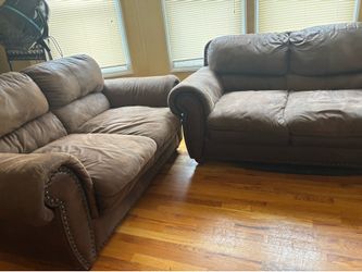 Couches- must go today !!