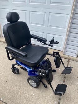 Jazzy ES Power Wheelchair