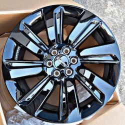 2025 LINCOLN NAVIGATOR RIMS BRAND NEW.......( 22" INCH )
