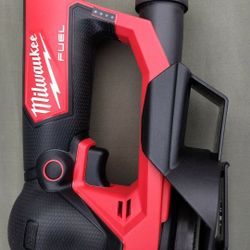 M12 Milwaukee Random Orbital Detail Sander