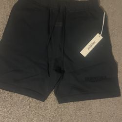 Essentials Shorts 