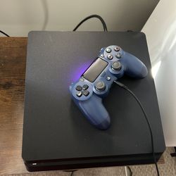 PS4 Slim 