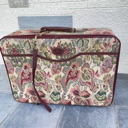 This is Style-Vintage American Flyer Multi Floral Tapestry Suitcase