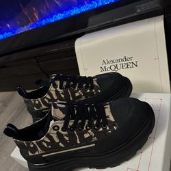 Alexander McQueen Size 7