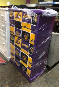 Dresser Lakers