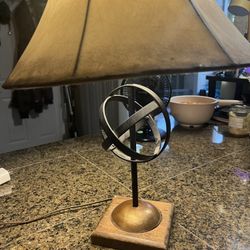 Great Moving Deal 2 Beautiful Perf Condition Lamps Get Both 