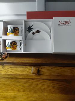 Cappuccino/tea cup and saucer set of 4
