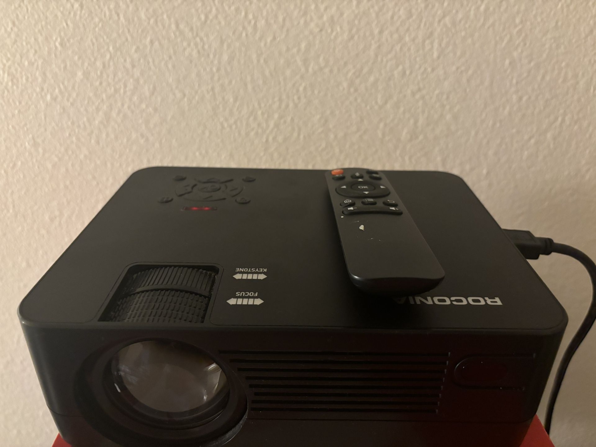 Rococina 1080p Projector