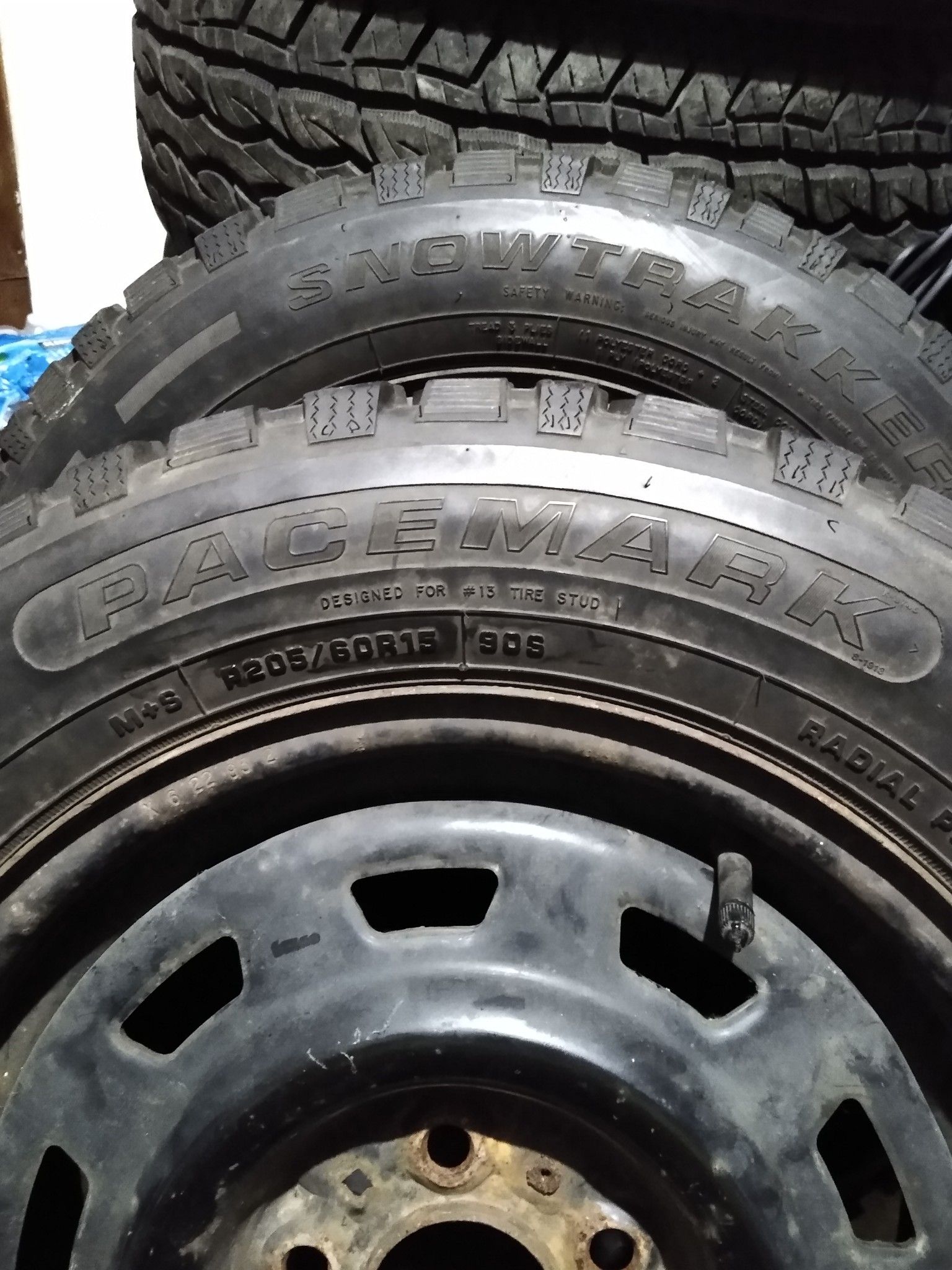 Snow tires 205 60 R15