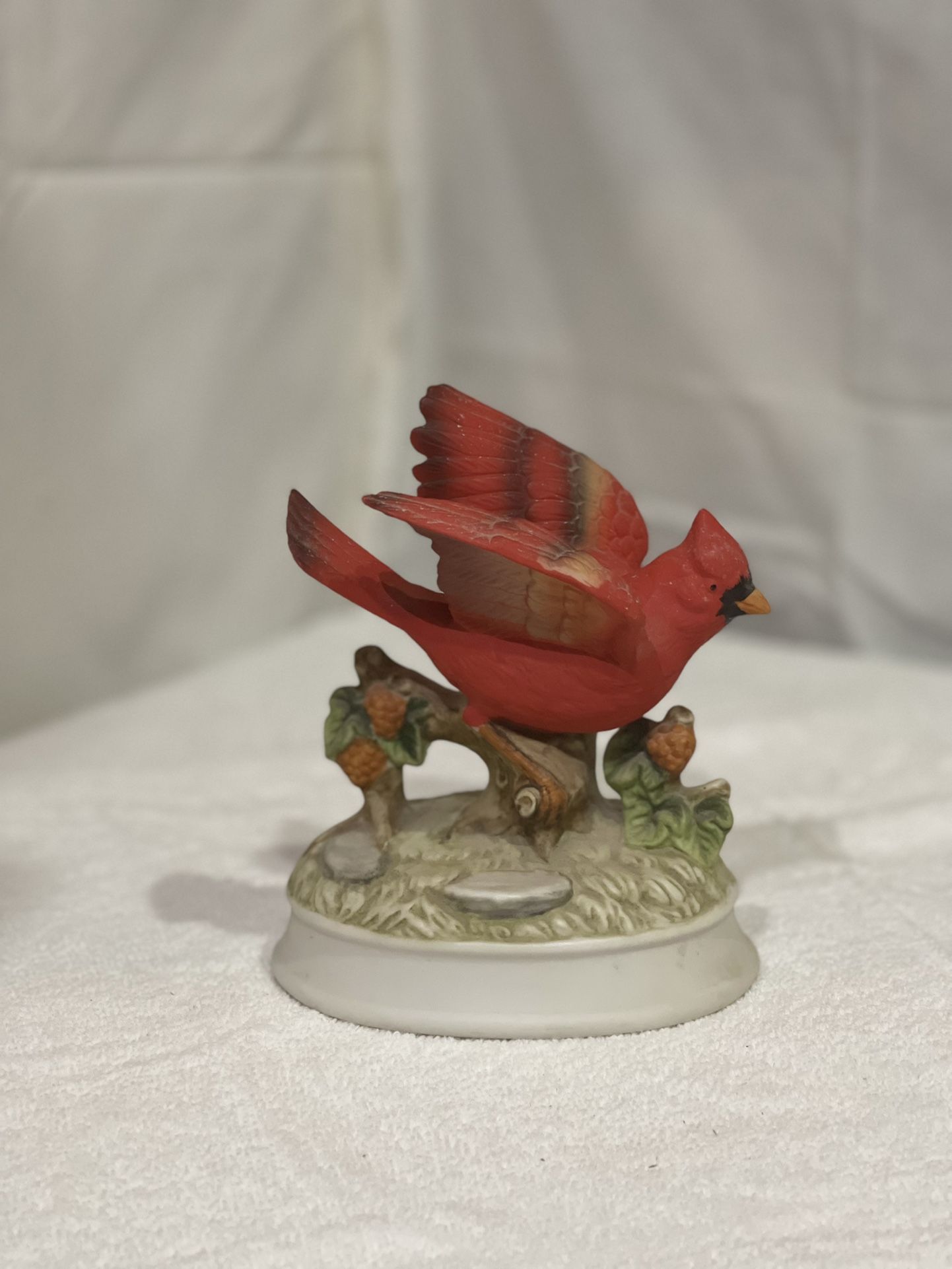 Vintage Gorham Porcelain Cardinal Red Bird Figurine Music Box - Works & Plays
