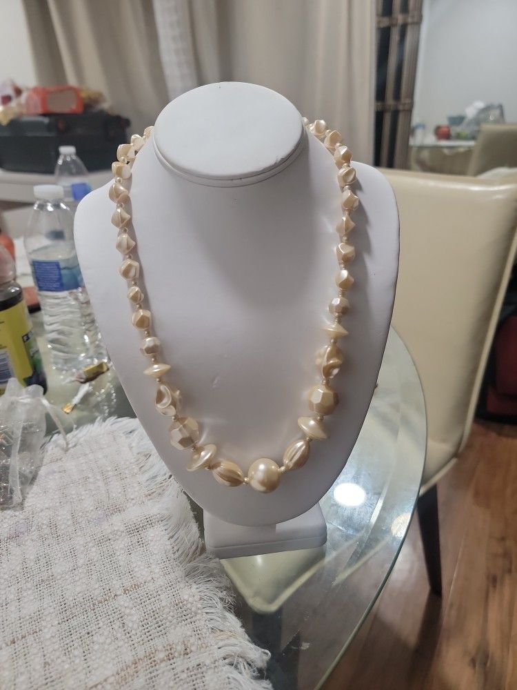 Necklece
