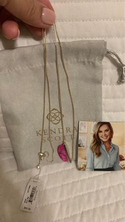 Kendra Scott necklace