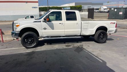 Commercial truck