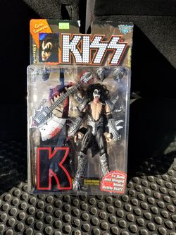 Kiss mcfarlane