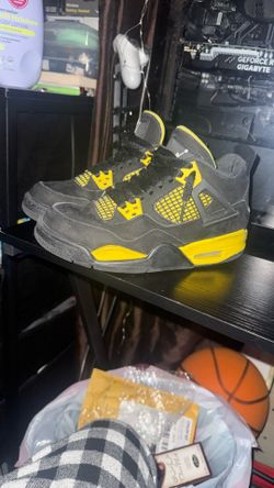 Jordan 4 Yellow Thunder