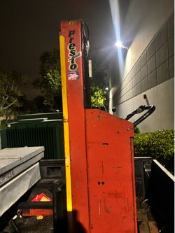 PrestoLifts™ Pacemaker Battery Powered Lift Stacker B(contact info removed) 2000 Lb. Adjustable 25" Forks