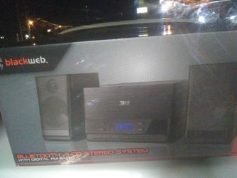 Black web Bluetooth 3-cd stereo system