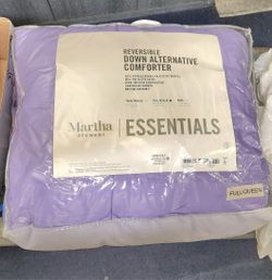 Martha Stewart Reversible Full/Queen Down Comoforter 