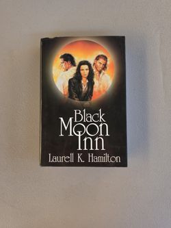 Hardcover Book Black Moon Inn Anita Blake Vampire Hunter