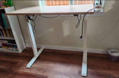 Standing desk - in excellent condition