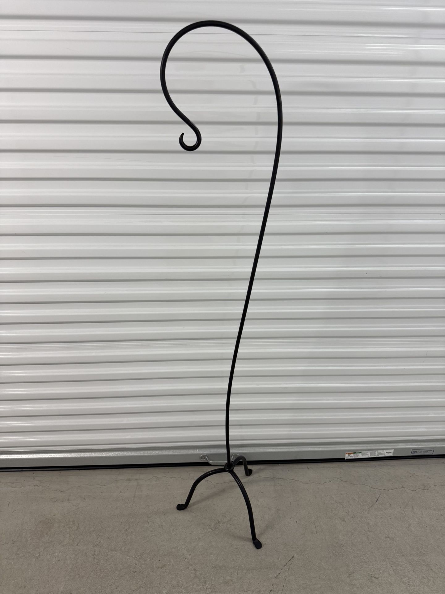 Tall Standing Iron Plant Hanger (5 Ft 4 Tall)