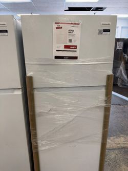Frigidaire FRTE1814AW  Refrigerator