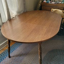 Dining Room Table And Chairs 