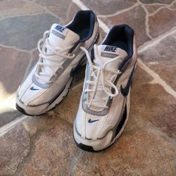 Nike initiator sneakers 11.5