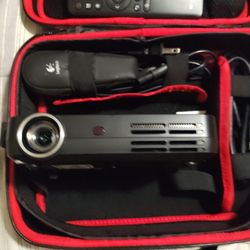 Wowoto H10 portable smart projector 