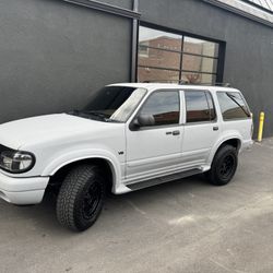 1999 Ford Explorer